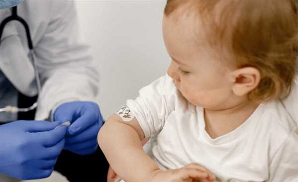حفاظت از آغاز زندگی: راهنمای کامل واکسن‌های ضروری برای نوزادان